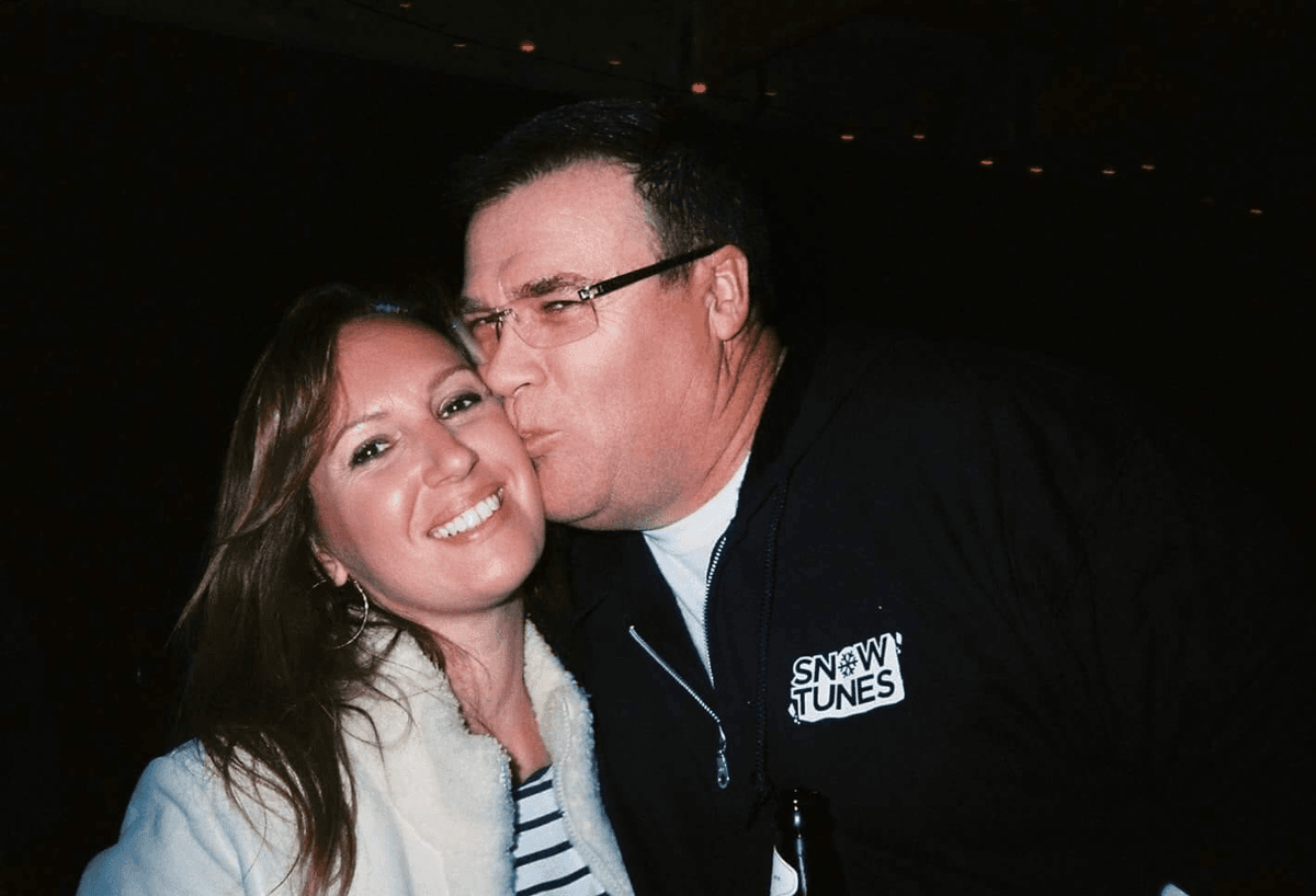 Linda and GG at Snowtunes - a joyful moment together